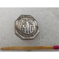 Знак Франция. Международная федерация спорта. тяжёлый