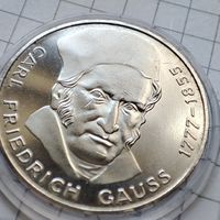 5 марок ФРГ 1977года . В честь 200-летия со дня рождения Фридриха Гауса .Серебро.
