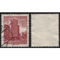 Австрия (Mi) AT 1047y 1,50 шиллинг 1958-2002 Buildings - Housing (Rabenhof), Vienna-Erdberg (белая 25х30мм) (m21)