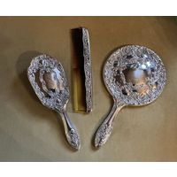 Туалетный набор Зеркало Щетка и Расческа серебрение Англия винтаж