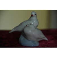Статуэтка фарфоровая  " Голуби "  МФФФЗ