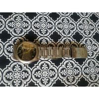 Часы наручные с браслетом.  В коллекцию,ремонт,на запчасти.Состояние на скане.