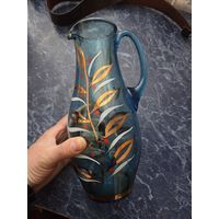 Красивый винтажный графин