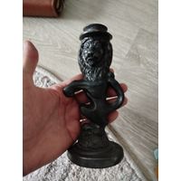 Красивый тяжёлый подсвечник лев,с рубля