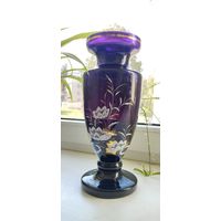 Ваза Лилии, аметистовое стекло (высота 30.5 см). Богемия, Чехословакия