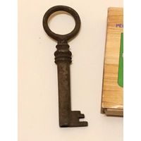 Старинный ключ от шкафа