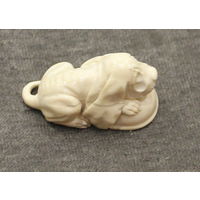 Нэцкэ , кость, резьба,период Мэйдзи (конец XIX – начало XX века)