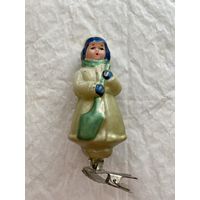 Елочная игрушка Мальчик с лопаткой.