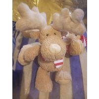 Плюшевый олень.