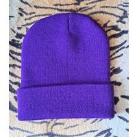 Фиолетовая шапка на 6-10лет, новая, хорошо тянется, ширина шапки-18см