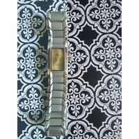 Часы наручные с браслетом.  В коллекцию,ремонт,на запчасти.Состояние на скане.