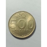 Индонезия 500 рупий 2000 года .