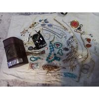 Украшения много в сундучке старт 30 руб