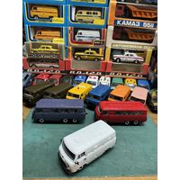 УАЗ-452 (с 1985 года УАЗ-3741), кузов со всеми "глухими" боковыми стеклами за водительским рядом, зеркала заднего вида, ручки дверей отдельными деталями, белый цвет, металл, Тантал, Агат, Саратов