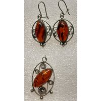 Комплект: серьги и кулон. Янтарь.