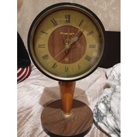 Часы Настольные "ЯНТАРЬ"