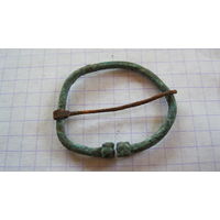 Застежка древняя (фибула). Бронза, литье.
