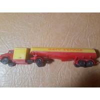 Машинка гдр !