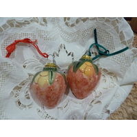 Ёлочные игрушки Фарфор 2 шт. "Клубнички"