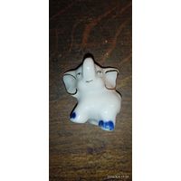Фарфоровая статуэтка  Слоник