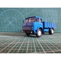 Масштабная модель МАЗ-5335 Бортовой Масштаб 1/43 Наш автопром