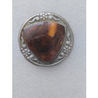 Брошь старая. Янтарь.