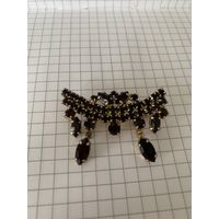 Брошь винтаж гранатовое стекло