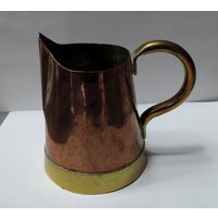 Кружка 60-е годы Европа. Медь, латунь. Высота 9.3 см.