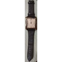 Patek Phillipe на ходу, кварц. Прикольные часики. Но есть утраты