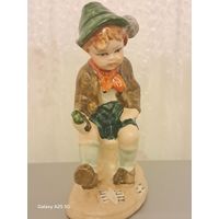 Фарфоровая статуэтка