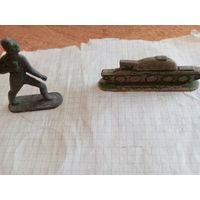 Оловянный солдатик и танчик