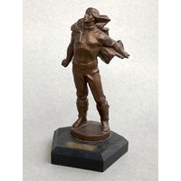 Статуэтка Памятник героям-стратонавтам