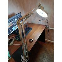 Лампа крупная настольная с увеличительным стеклом