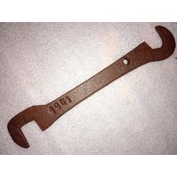 Старинный гаечный ключ 1941