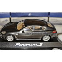 Minichamps 1:43. Porsche Panamera S.