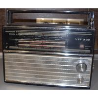 Переносной радиоприёмник ''ВЭФ-202''.