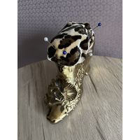 Фарфоровая игольница башмачок