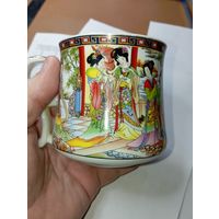 Японская фарфоровая кружка - Гейши . Очень красивая .