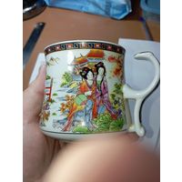 Японская фарфоровая кружка - Гейши . Очень красивая .