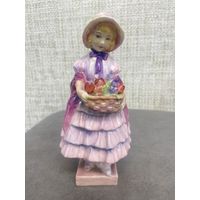 Фарфоровая статуэтка  Royal Doulton Greta Англия Старинная со старым клеймом. Высота 15 см.