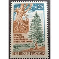 Франция. 1968г. Mi1626**. Характерные виды деревьев двух лесных зон.