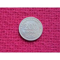 Вьетнам 200 донг 2003 г.