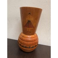 Декоративная деревянная ваза с ручной росписью.
