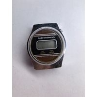 Часы . Электроника 5 . Женские . толстый корпус . С рубля без МЦ. всё с рубля без МЦ.