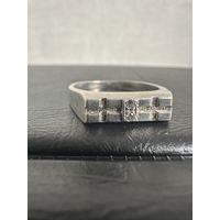 Кольцо. Серебро 925 пробы. Перстень мужской 2 креста 2 камня