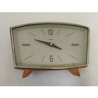 Часы настольные Маяк, механические. СССР