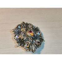 Алюминиевая брошь с вставками, времён СССР, диаметр 4.5 см.