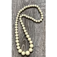 Бусы. Бусы из айворина.