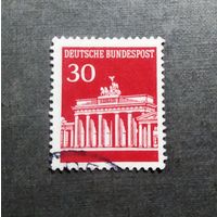 Марка Германия 1966 год. Бранденбургские ворота