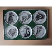 Комплект тарелочек.